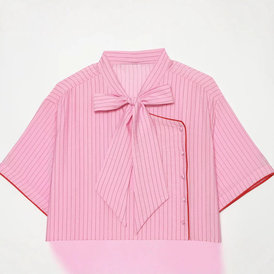 Women's short-sleeve blouse with bow collar and side button placket Drune