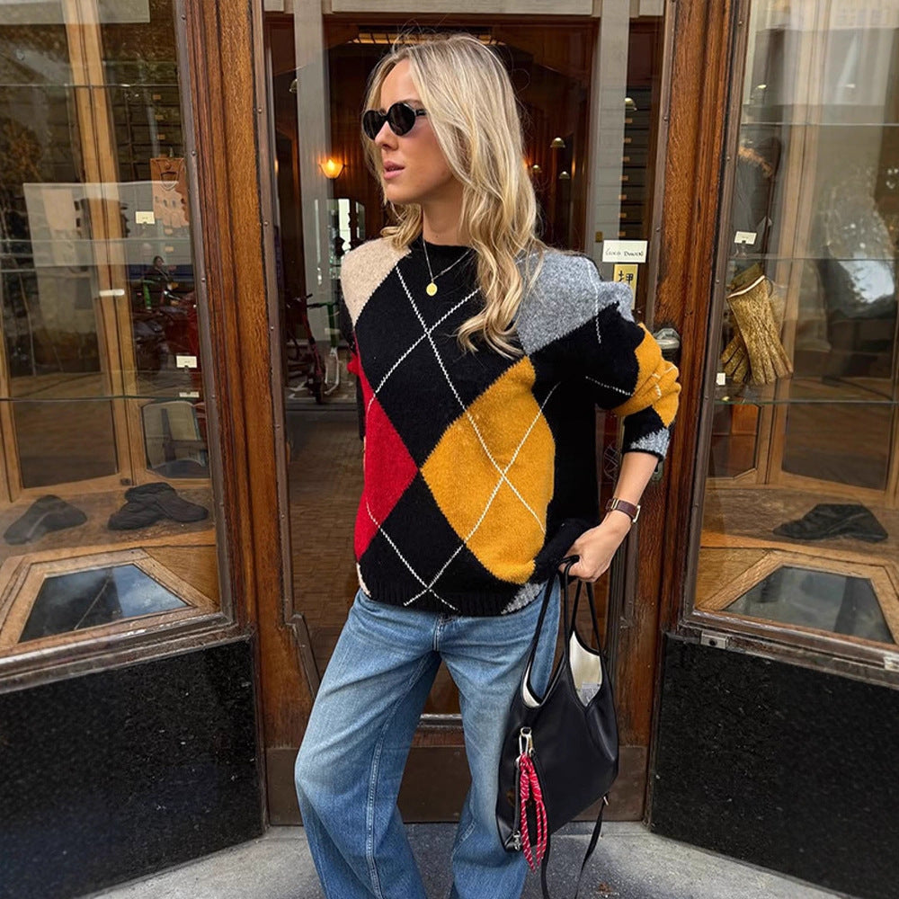 Women's Oversize Argyle Sweater made from Mohair Blend with Round Neck and Contrasting Diamond Details Mune Fashion