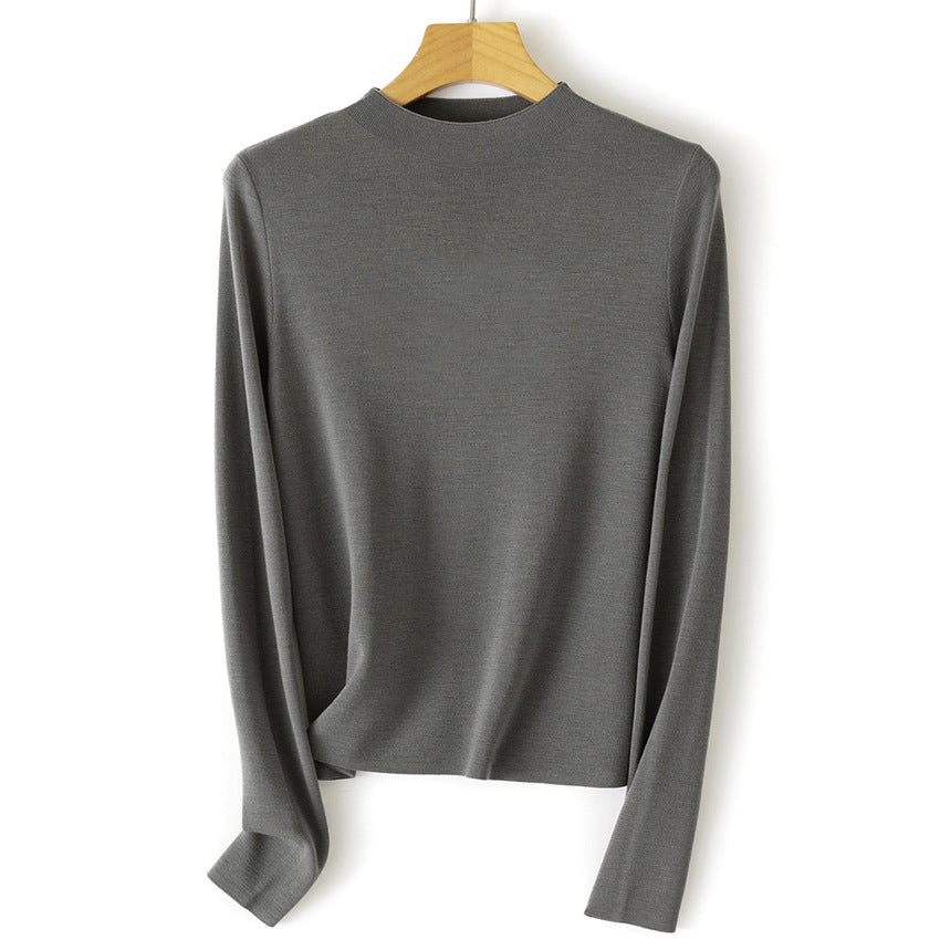 Women's fine knit pullover with short stand-up collar and slim silhouette Mune Fashion