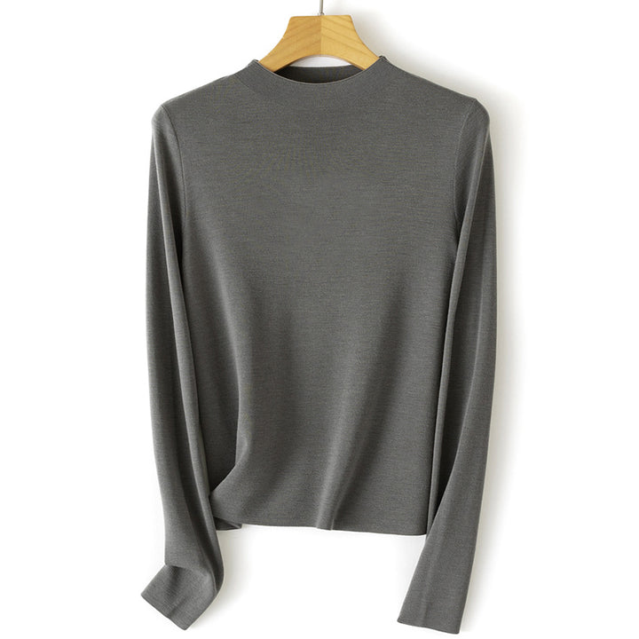 Women's fine knit pullover with short stand-up collar and slim silhouette Mune Fashion