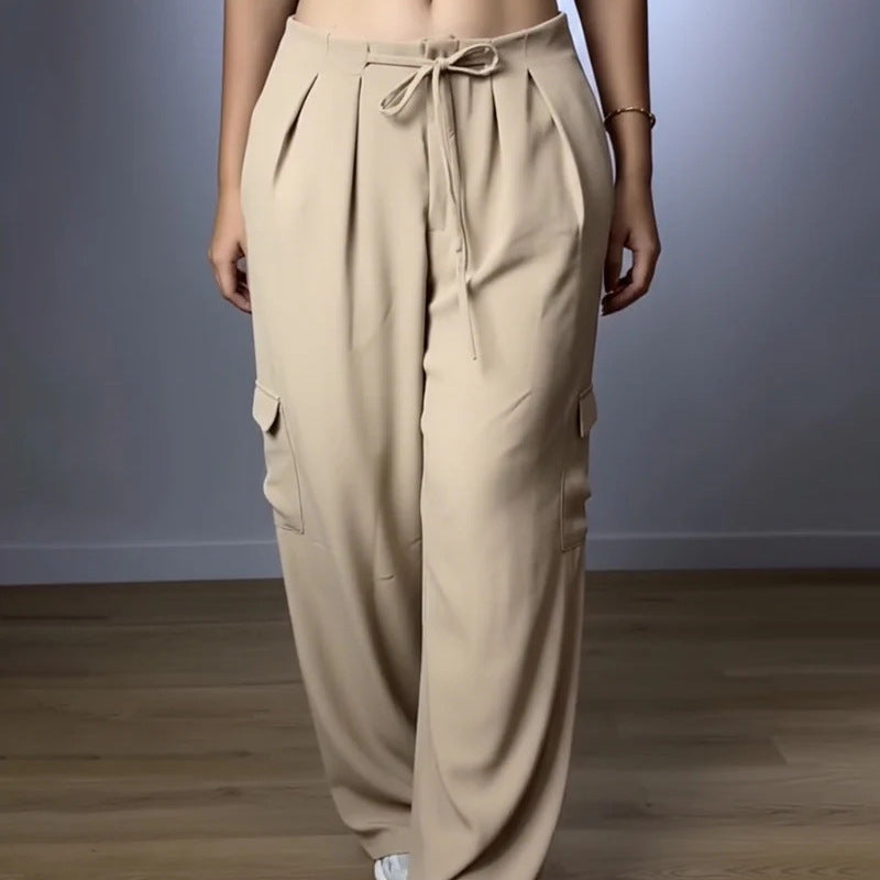 Women's high-waisted cargo pants with wide leg, drawstring and pleats