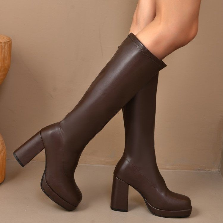 Women's knee-high plateau boots with chunky block heel and high-gloss patent look Mune Fashion