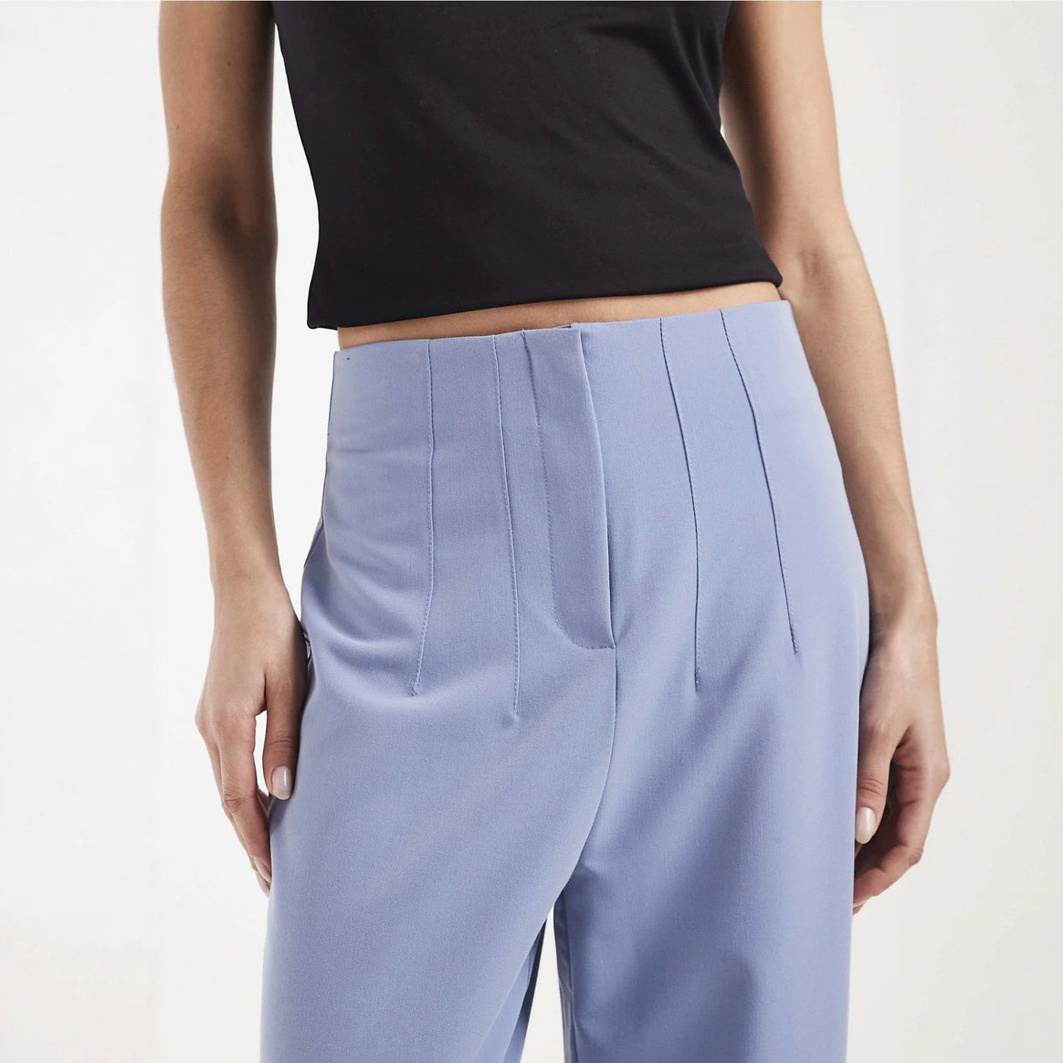 Women's high-waisted straight-cut trousers with crease Mune Fashion