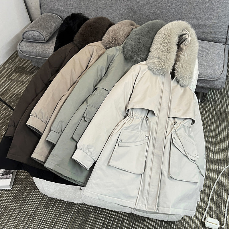 Ladies Fashionable Winter Parka with Cozy Inner Lining and Practical Pockets Mune
