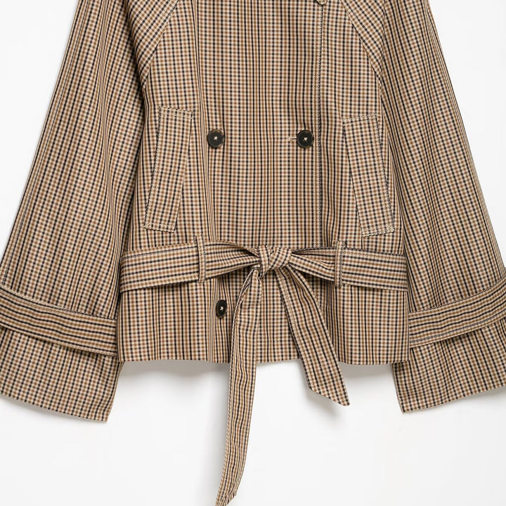 Women's short trench coat in Glencheck with boxy silhouette, tie belt and raglan sleeves Mune Fashion