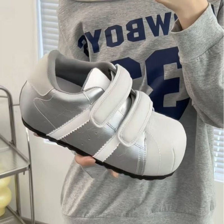 Women's sneakers with Velcro closure and sporty silhouette Mune Fashion