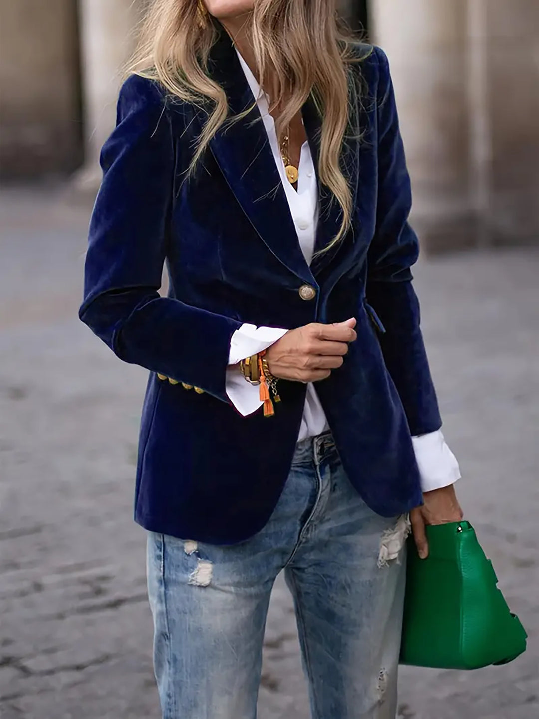 Women's tailored velvet blazer with lapel collar and single-button closure Mune Fashion