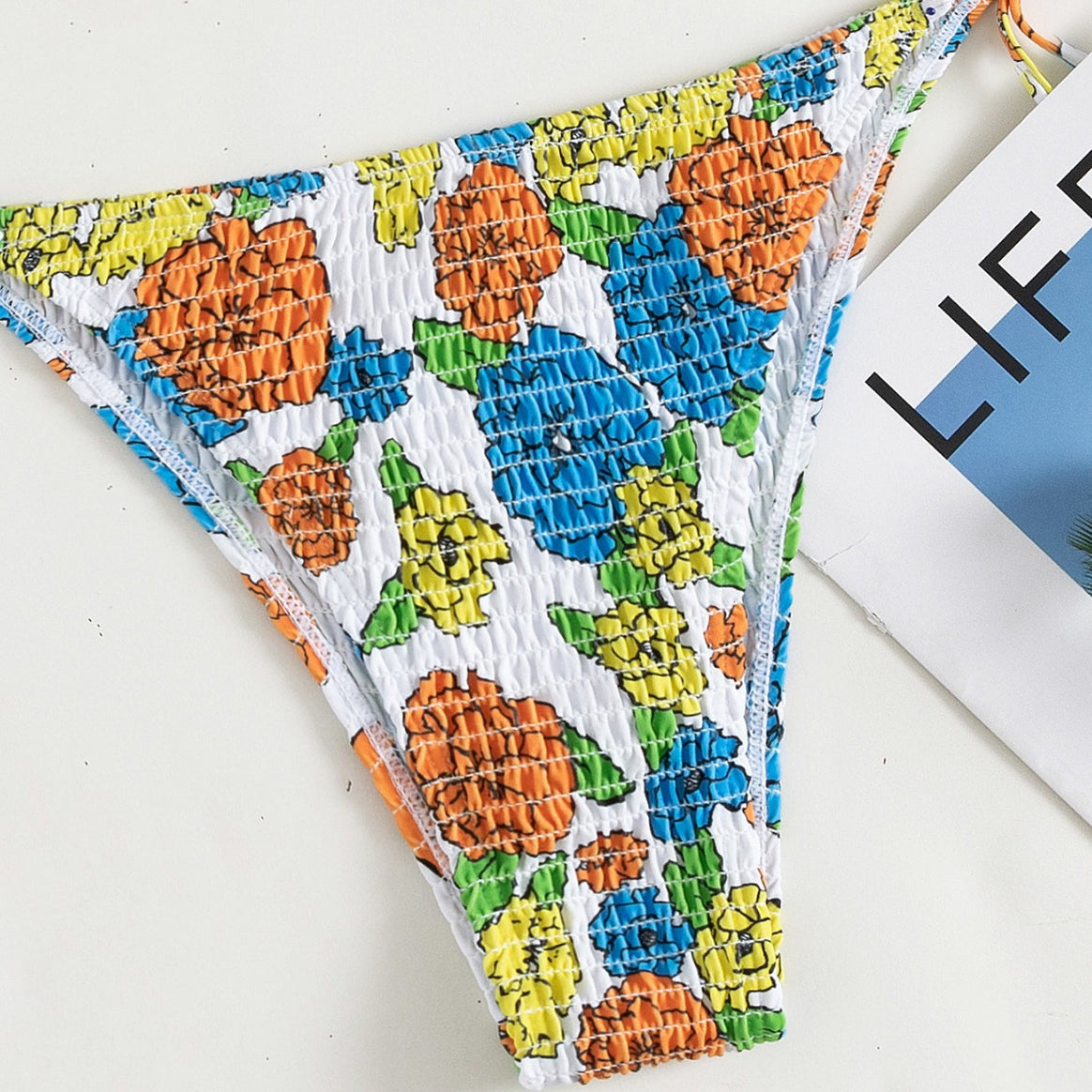 Ladies Refined Triangle Bikini Mune Fashion