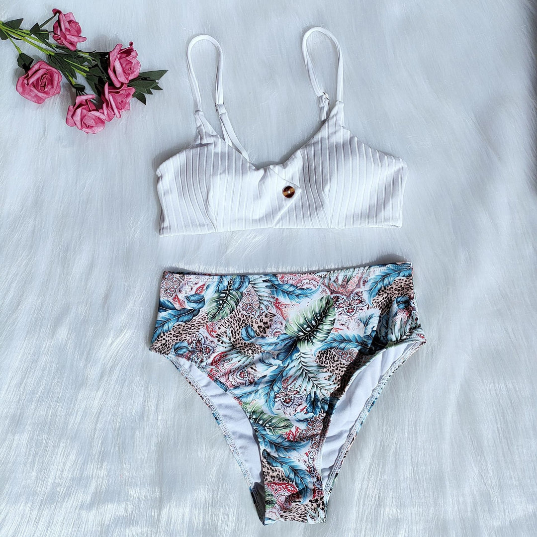 Women's bikini set with floral design and trendy cut Mune Fashion
