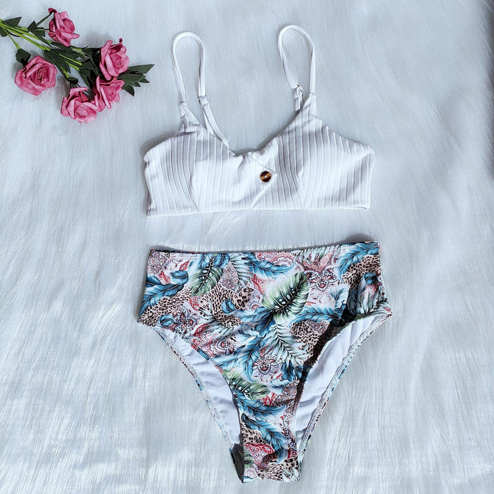 Women's bikini set with floral design and trendy cut Mune Fashion