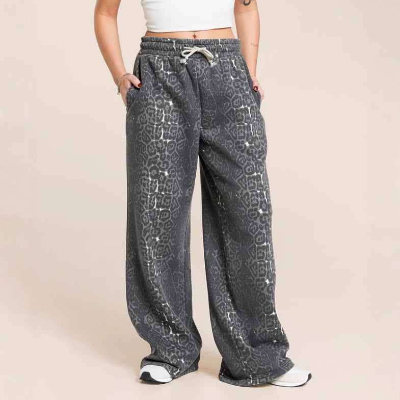 Women's two-piece leisure set with oversized hoodie and loose comfort pants made of brushed sweat with animal print Mune Fashion