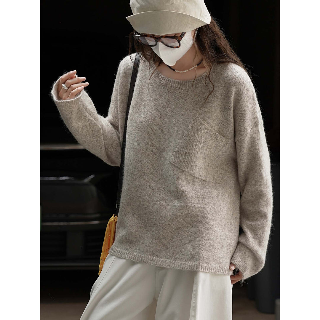 Women's cozy relaxed pullover with diagonally placed pocket Mune Fashion