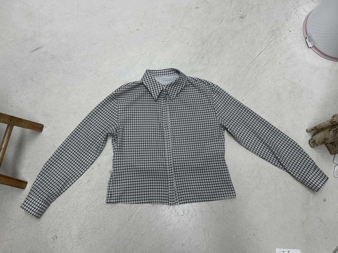 Women's fitted check blouse with concealed button placket and shaped waist seam Mune Fashion