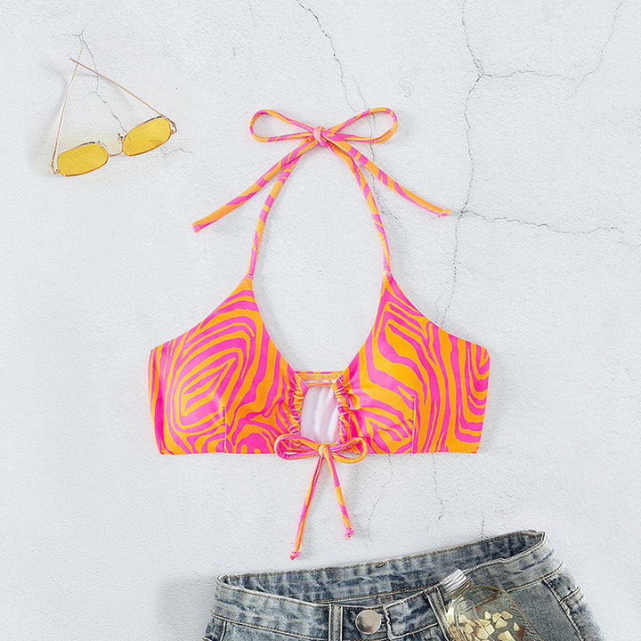 Ladies Refined Bikini Top with Playful Cut Mune Fashion