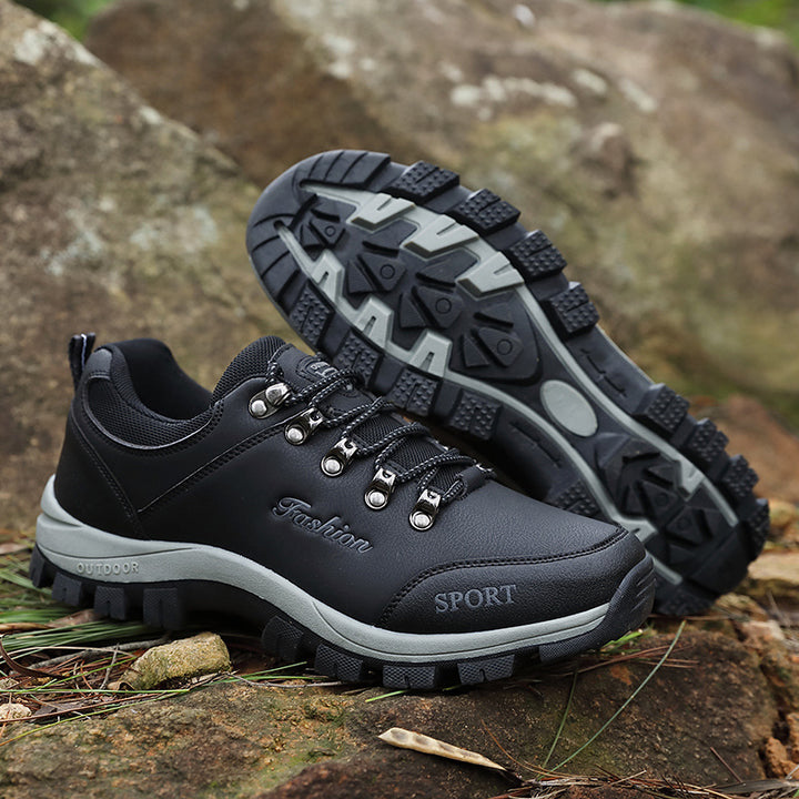 Men's sturdy trekking shoes with metal eyelets, reinforced toe cap, and durable outdoor outsole Mune Fashion