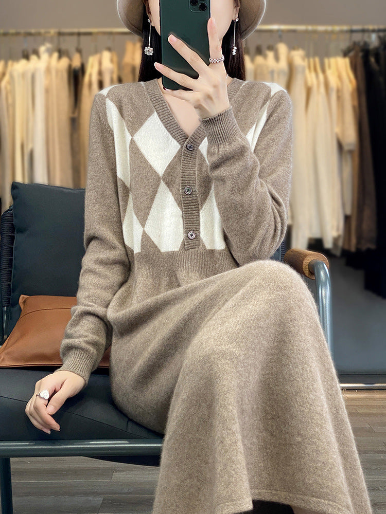 Women's knit set with V cardigan diamond pattern and fitted midi skirt Mune Fashion