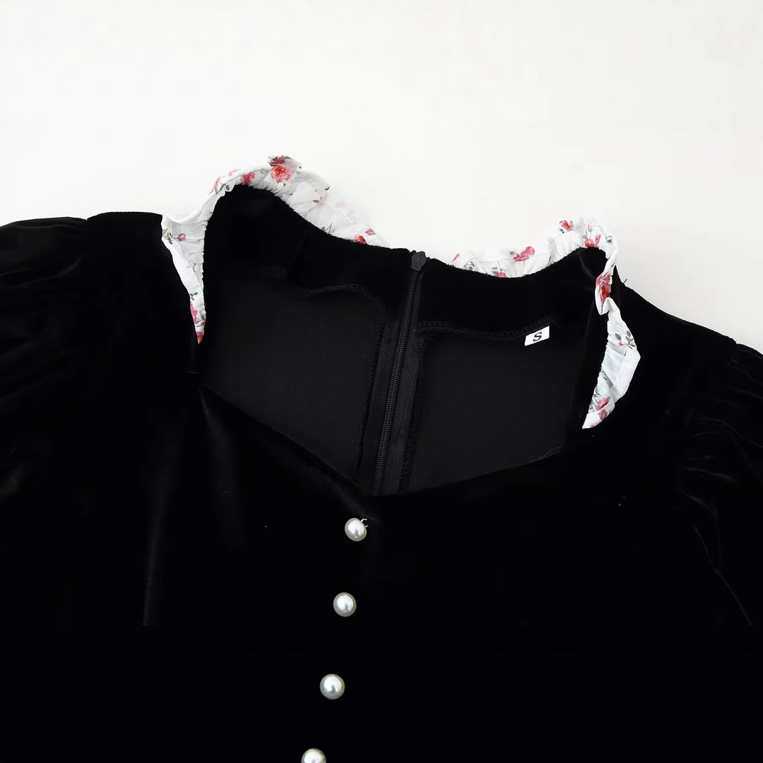 Women's Velvet Corset Top with Puff Sleeves, Heart Neckline and Pearl Button Placket Mune Fashion