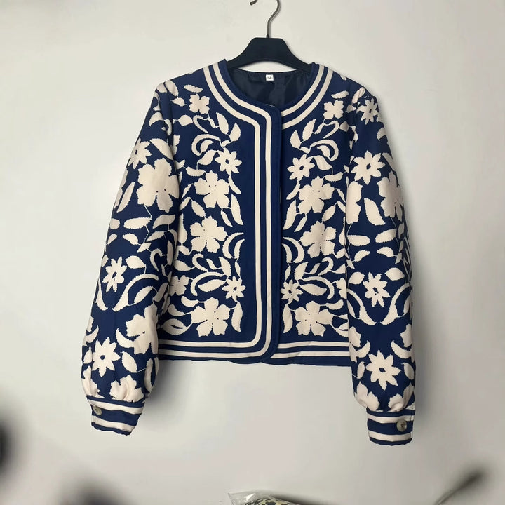 Women's non-quilted short jacket in ornamental bandana print with round neckline and decorative piping Mune Fashion