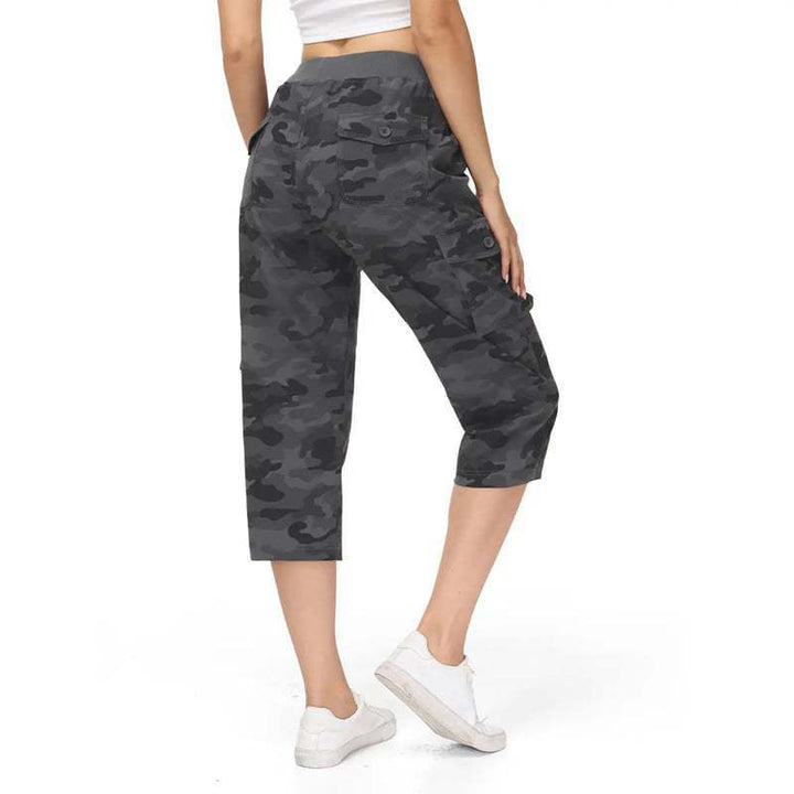 Women's capri cargo pants in Bermuda length with high waist and patch flap pockets Mune Fashion
