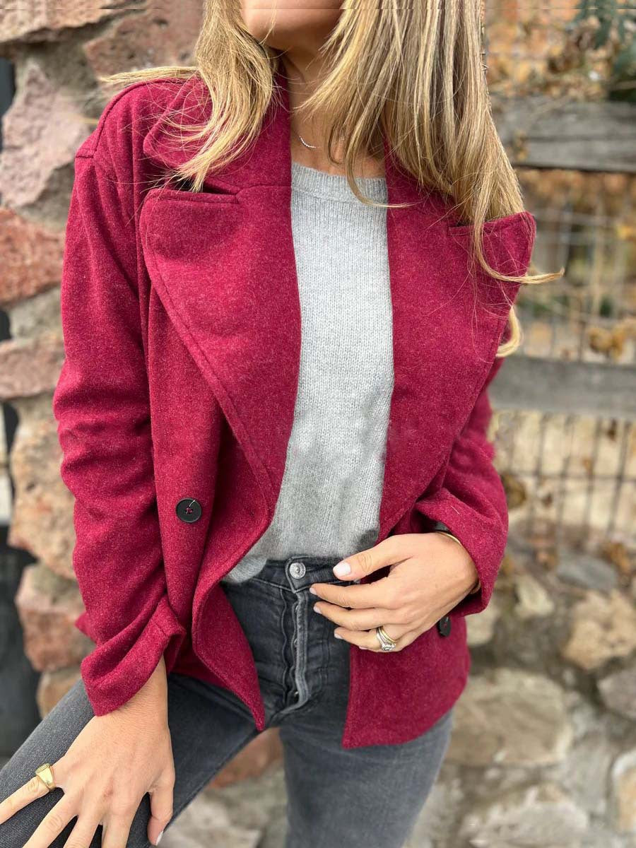 Women's short wool blend coat with large shawl collar, double-breasted button placket and side pockets Drune