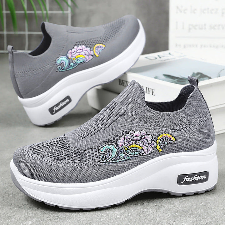 Women Sporty Stretch Sneakers with Floral Application and Cushioned Sole Mune Fashion