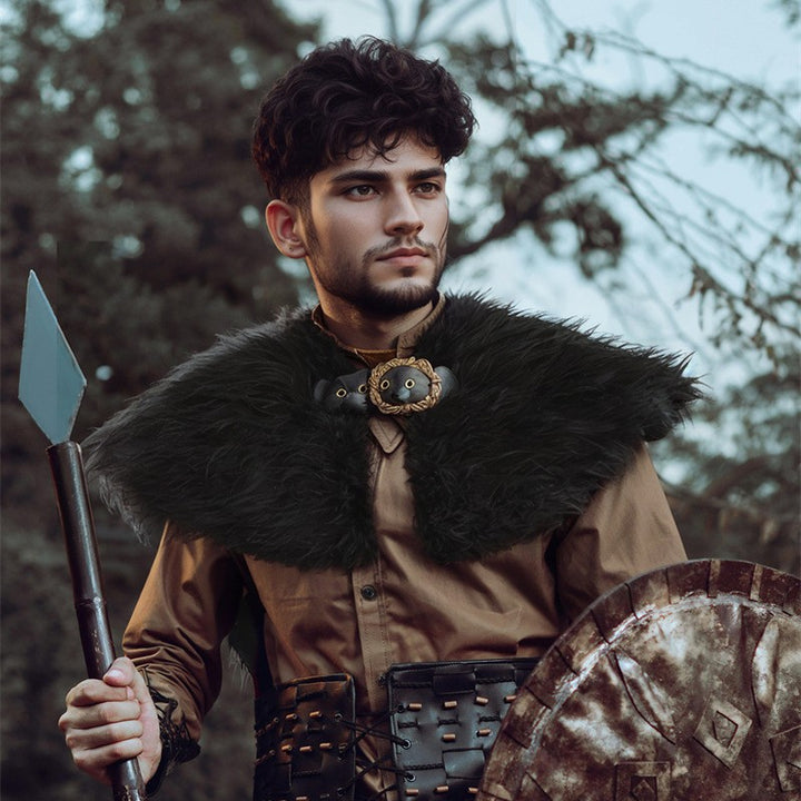 Men's Short Faux Fur Shoulder Cape in Medieval Style with Decorative Closure Mune Fashion