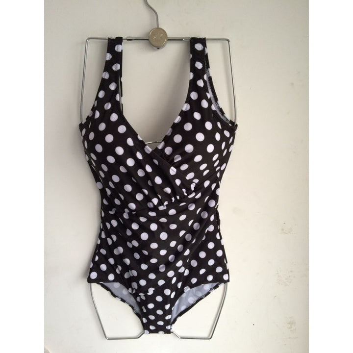 Ladies wrap swimsuit with figure-hugging cut Mune Fashion