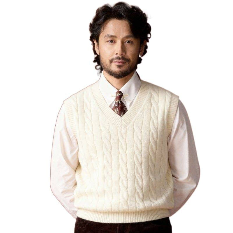 Men's knitted vest with cable pattern and V-neck Mune Fashion