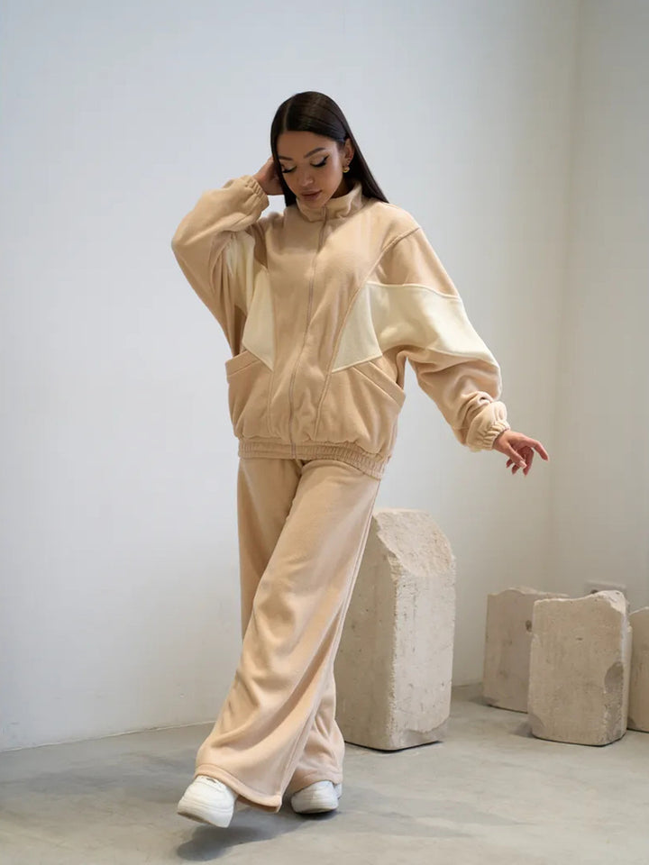 Women's oversized zip-up fleece jacket with panel details and wide high-waist lounge pants Mune Fashion