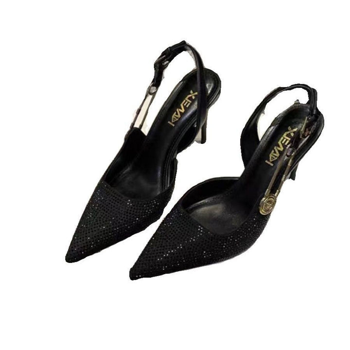 Women's pointed pumps with heel strap T-strap and medallion application Mune Fashion
