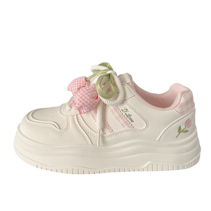 Ladies' fashionable sneakers with playful basket details and cushioned sole Mune Fashion