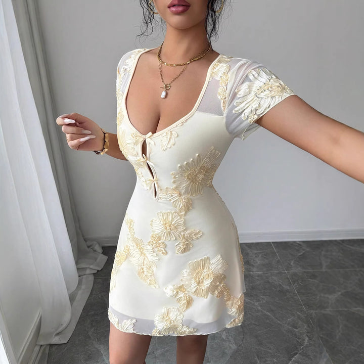 Women's figure-hugging tulle mini dress with three-dimensional flower embroidery, front slit, and short transparent sleeves Mune Fashion