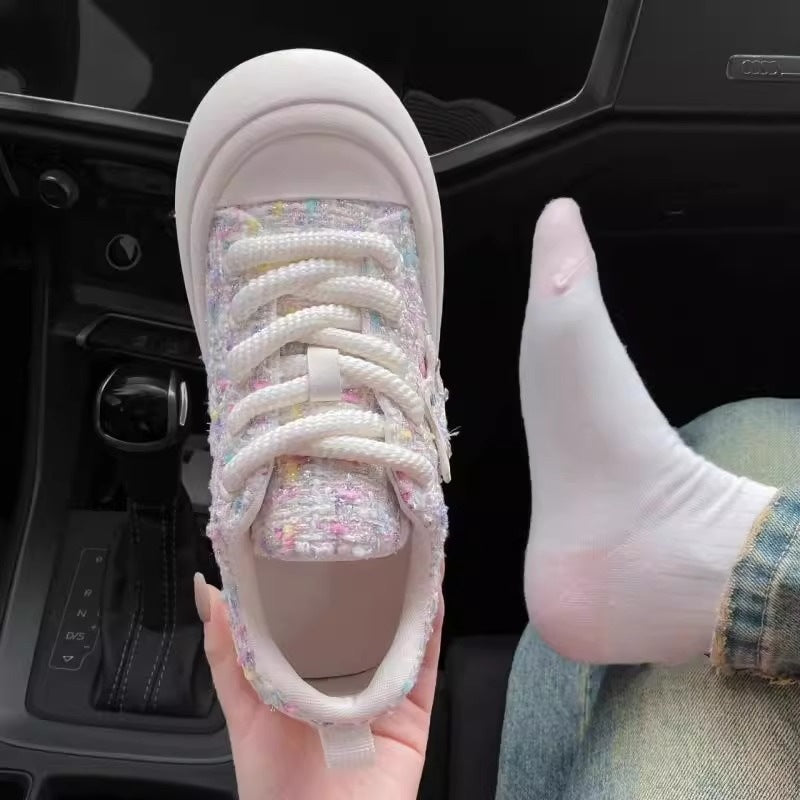 Women Trendy Comfort Sneakers with Sparkling Star Detail Mune Fashion