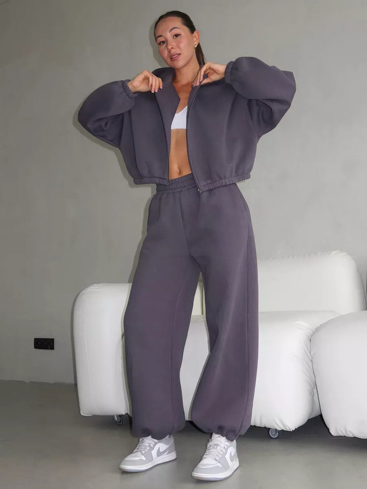 Women Oversize Sweatset with Zipper Bomber Jacket and Highwaist Jogging Pants Mune Fashion