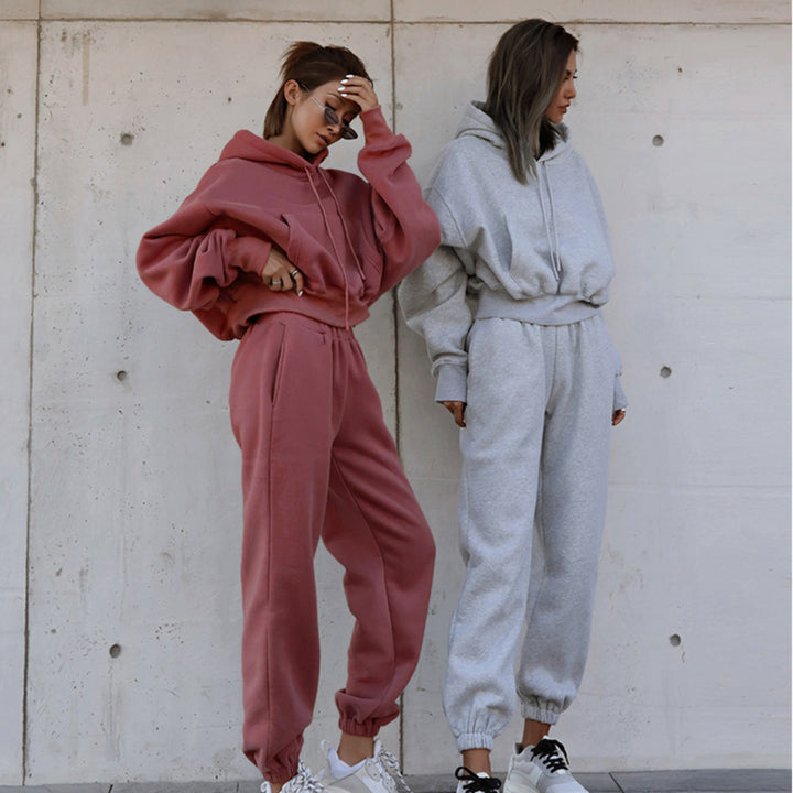 Women's cozy short hoodie and high-waisted joggers set Mune Fashion