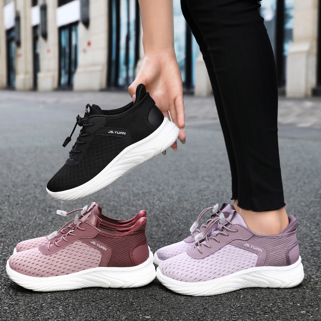 Women's lightweight knit sneakers with elastic sock entry, quick-lace closure and cushioned EVA midsole Mune Fashion
