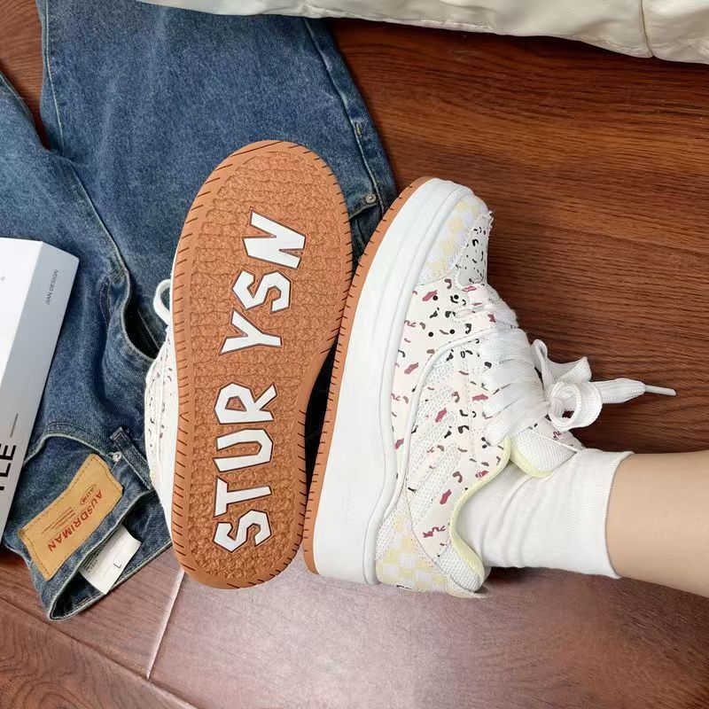 Women's sneakers with breathable upper material and stylish pattern Mune Fashion