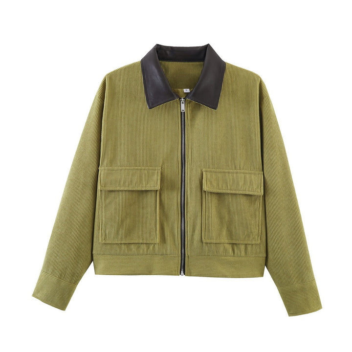Women short-cut ribbed cardigan with contrast collar, patch pockets and zipper Mune Fashion