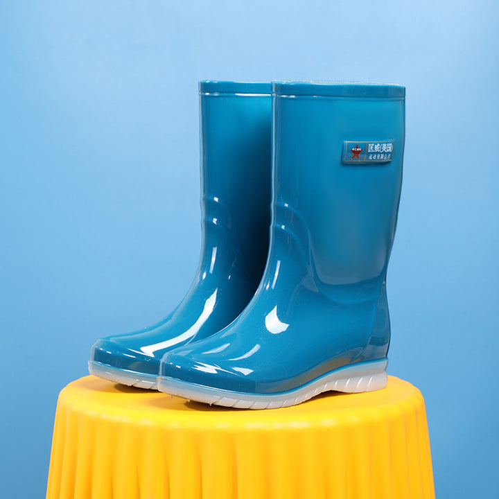 Women Mid-Height Waterproof Rubber Ankle Boots with Glossy PVC Look and Non-Slip Sole Mune Fashion