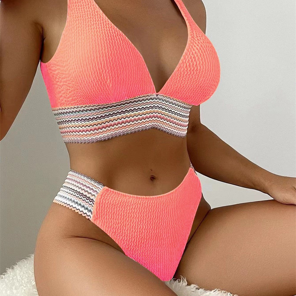 Ladies bikini set with modern V-neck and textured material Mune Fashion
