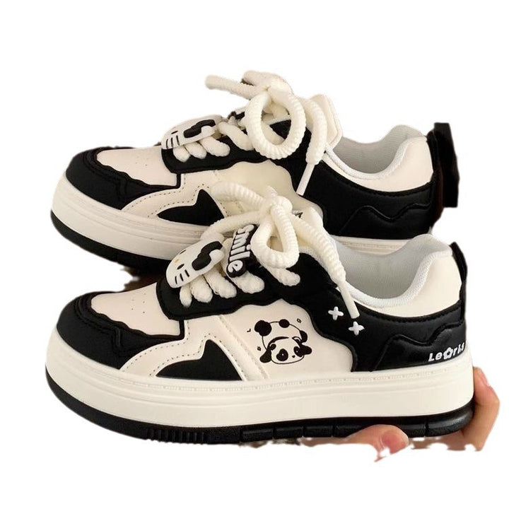 Women's chunky sneakers with panda motif, padded interior lining and robust profile sole Mune Fashion
