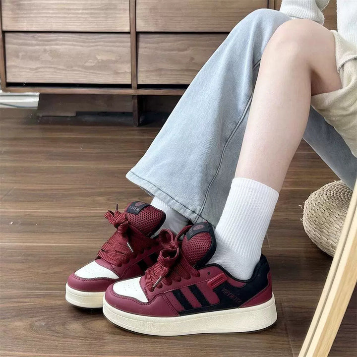 Ladies sporty sneakers with airy mesh surface and cushioned sole Mune Fashion