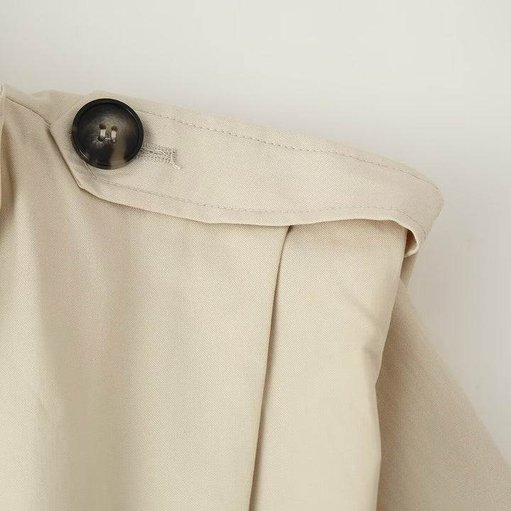 Women's short trench-style jacket, double-breasted with high stand-up collar and waist smocking Mune Fashion