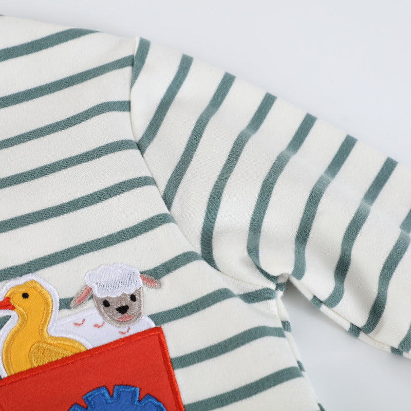 Boys sweatshirt with vibrant tractor design and animal appliqués Mune Fashion
