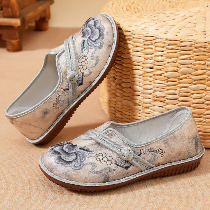 Ladies' embroidered lightweight ballerina slippers with decorative knot strap Mune Fashion