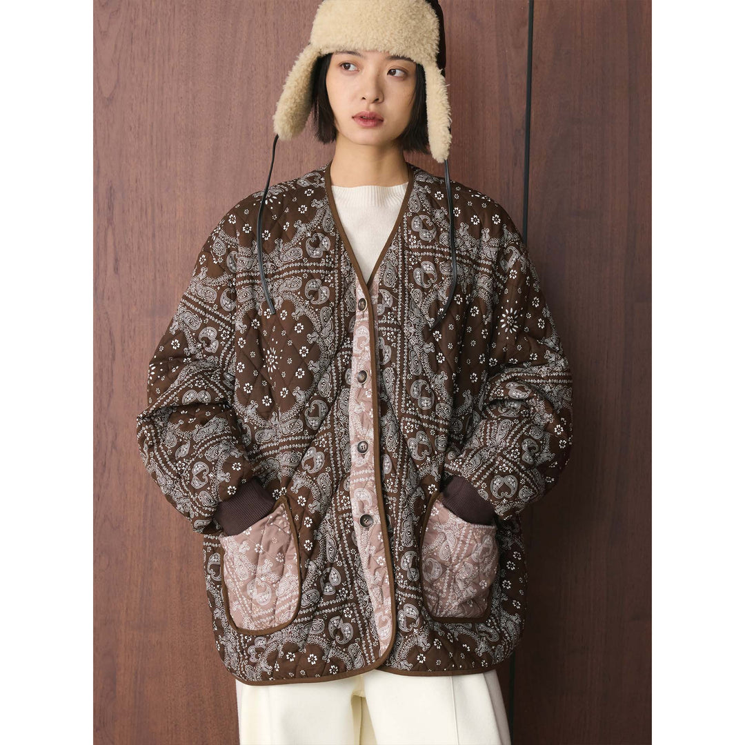 Women's quilted jacket with bandana print, oversized silhouette and patch pockets Mune Fashion