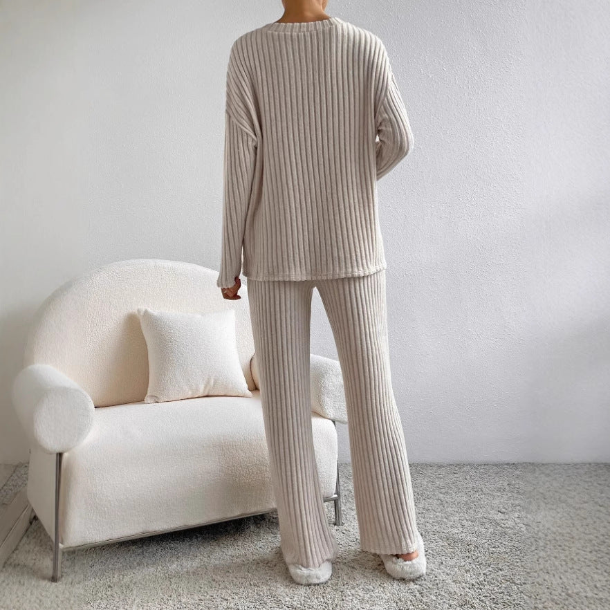 Women's Ribbed Lounge Set made of Soft Knit with V-Neck and Wide Leg Mune Fashion