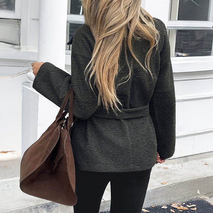 Women's tailoredshort coat with belt, wide lapel collar and dropped sleeves Mune Fashion