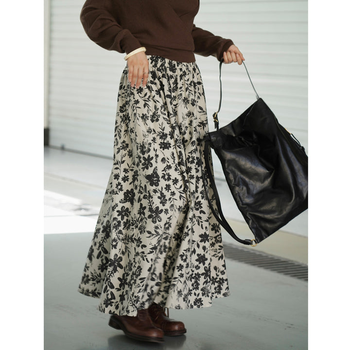 Women's Wide Midi Skirt with Gathered Waistband and Floral Pattern Mune Fashion