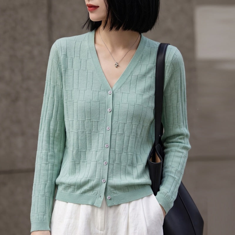Ladies V-neck fine knit cardigan with structured block design and continuous button placket Mune Fashion